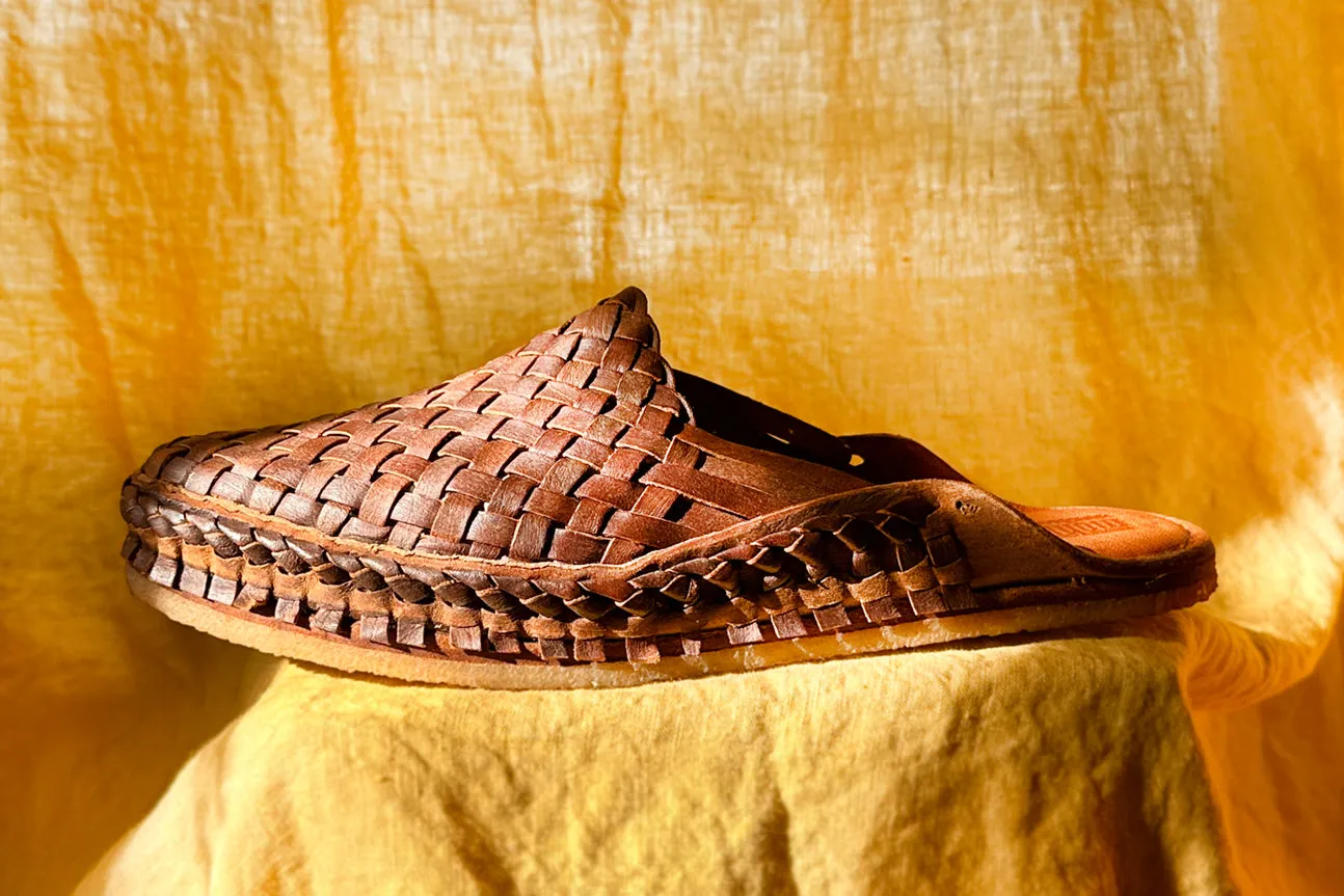 Seconds: Men's Woven City Slipper in Walnut