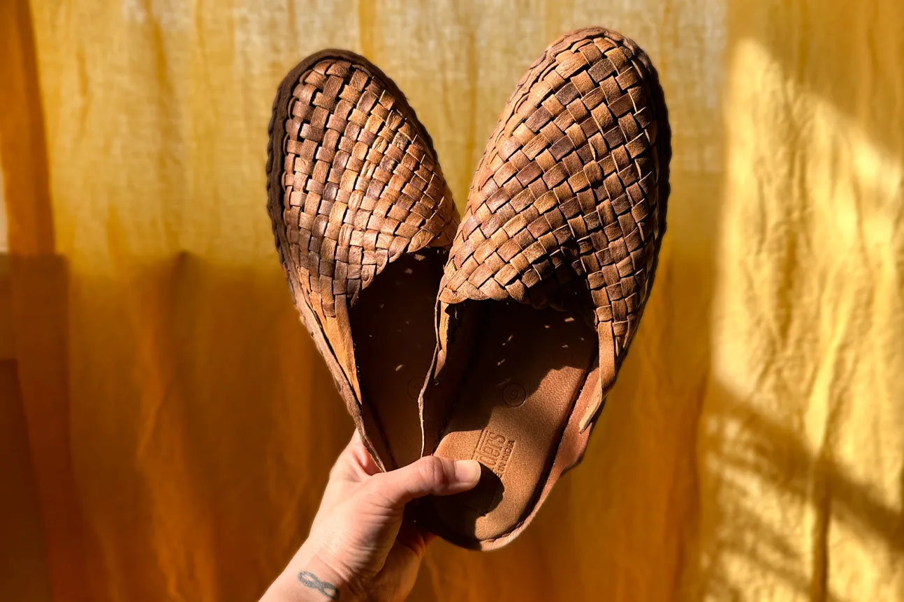 Seconds: Men's Woven City Slipper in Walnut