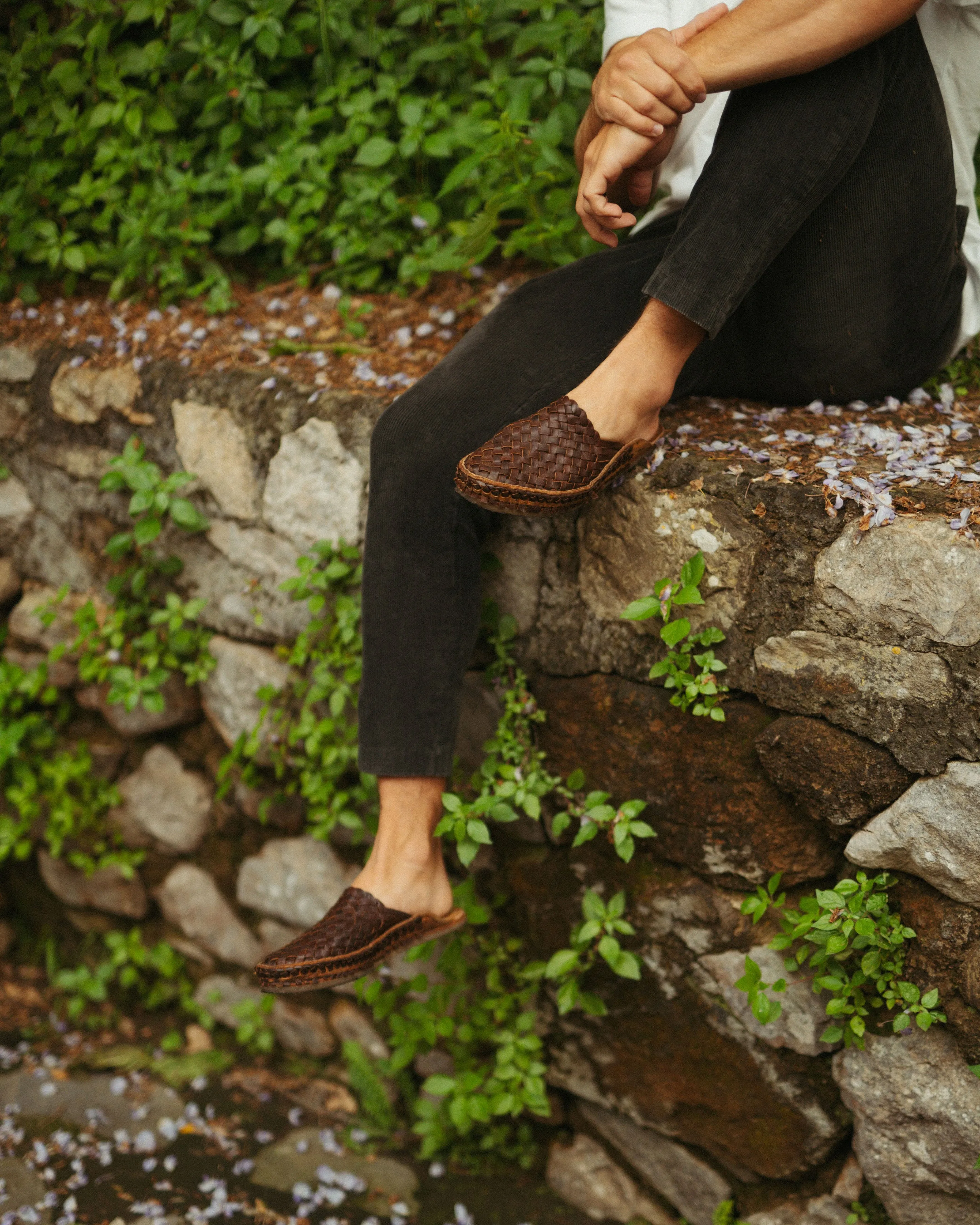 Seconds: Men's Woven City Slipper in Walnut