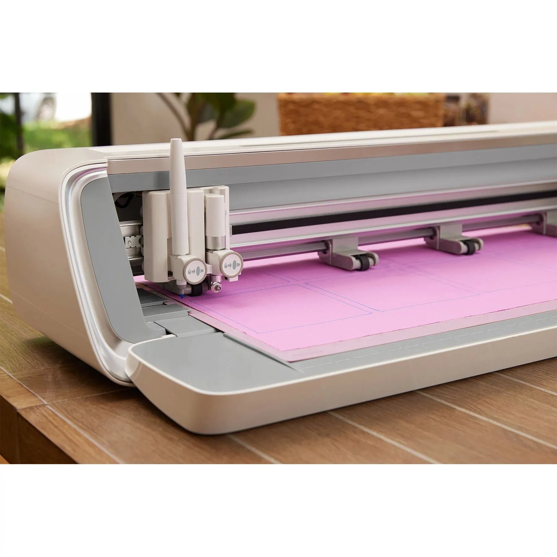 SINGER® MOMENTO™ 24 inch Craft Cutting Machine