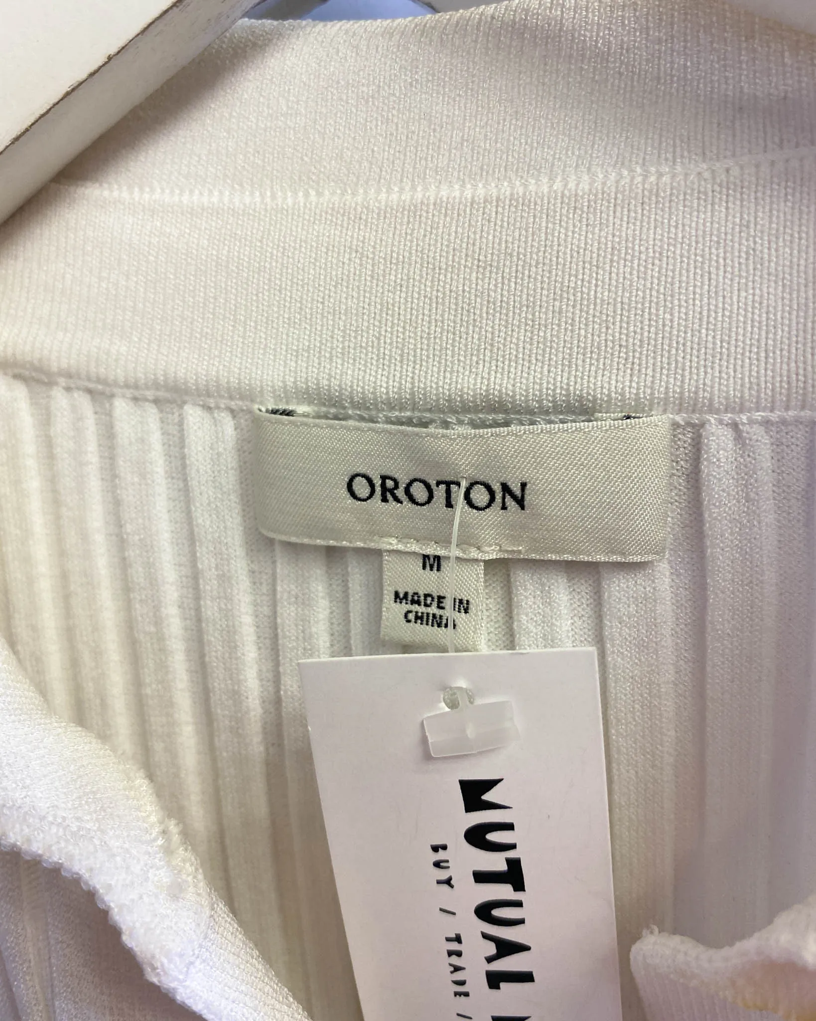 Size M - Oroton Long Rib Knit Polo